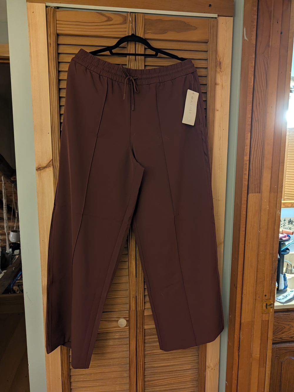 NWT Athleta Endeavor Relaxed Pant- Large